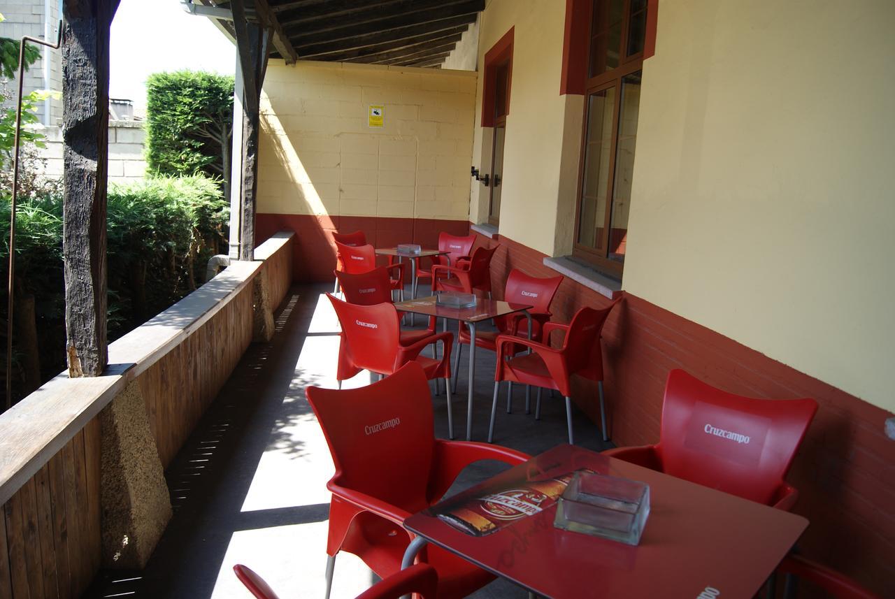 Hostal Hermanos Gutierrez Monasterio de Rodilla Exterior foto